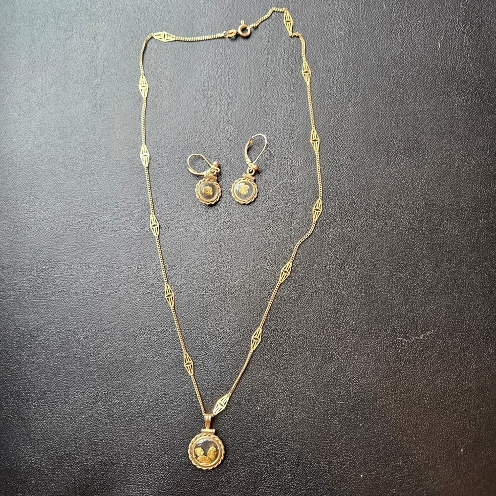 Elegant Gold Jewelry Set